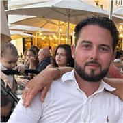 Professeur bilingue français-anglais, parfaitement biculturel, vous accompagne en visio dans l'apprentissage du français